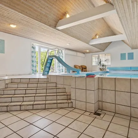 11 Bedroom Stunning In *