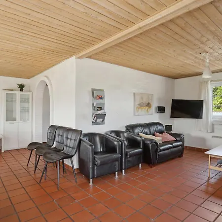 Semesterbostad 11 Bedroom Stunning In