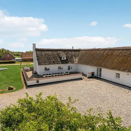 11 Bedroom Stunning In